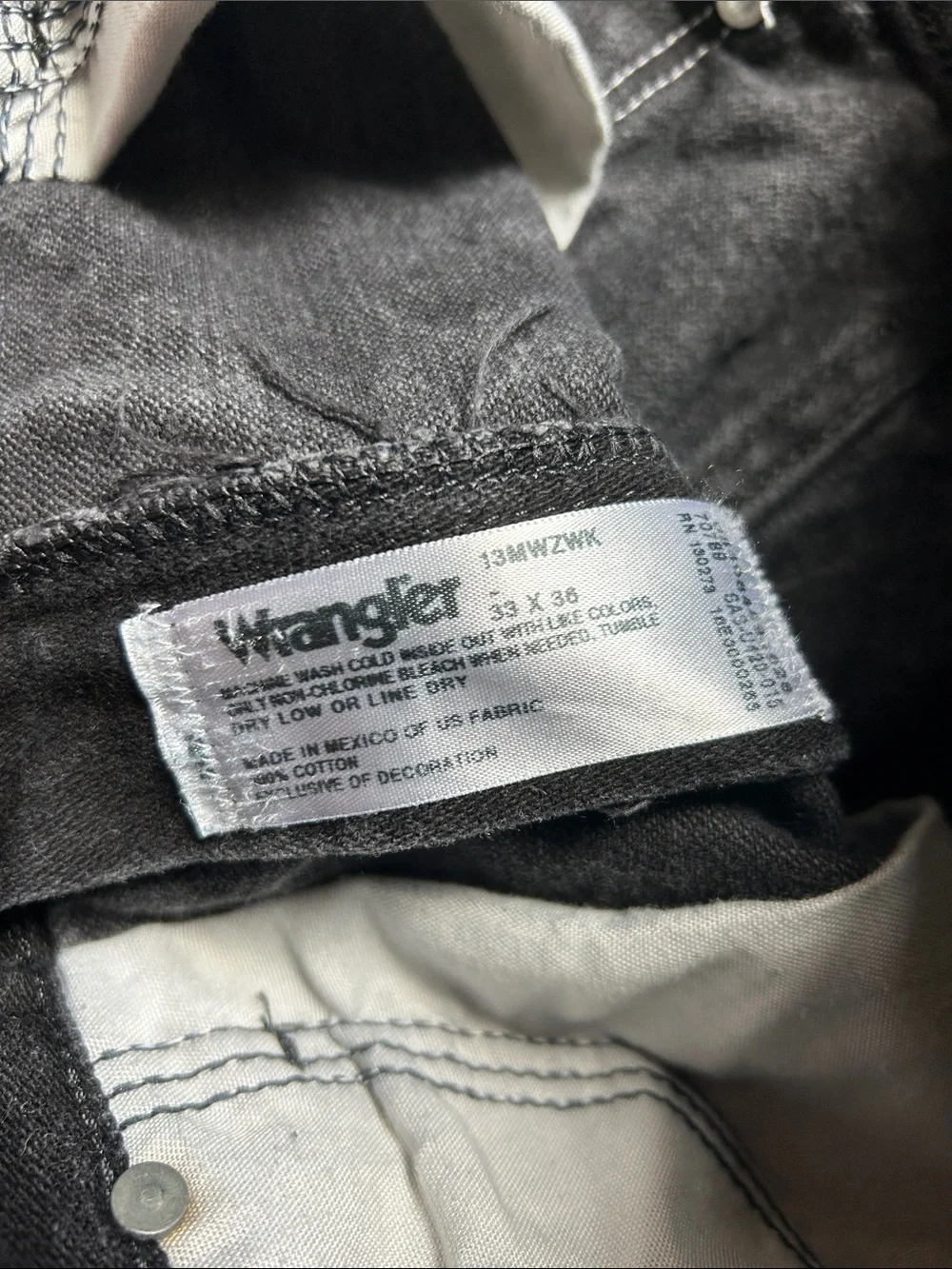 Wrangler Black Straight-Leg Men's Jeans
